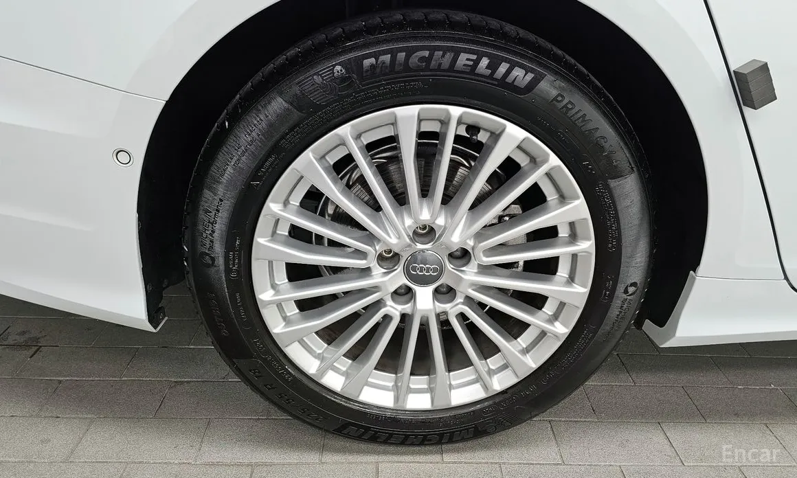 Фото 5 - Audi A6