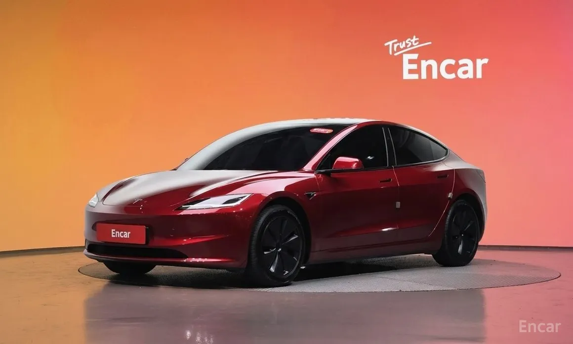 Фото 1 - Tesla Model 3