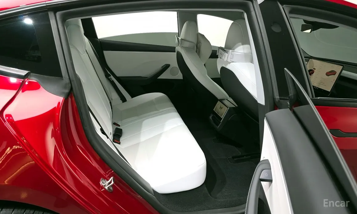 Фото 12 - Tesla Model 3