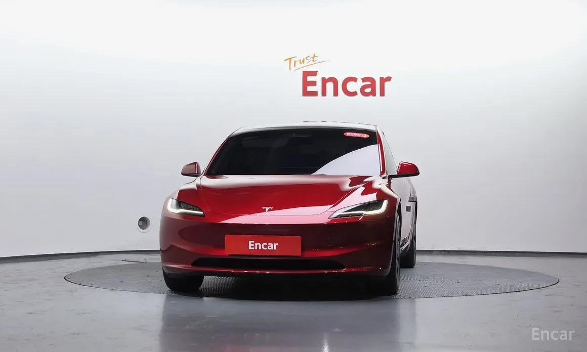 Фото 3 - Tesla Model 3