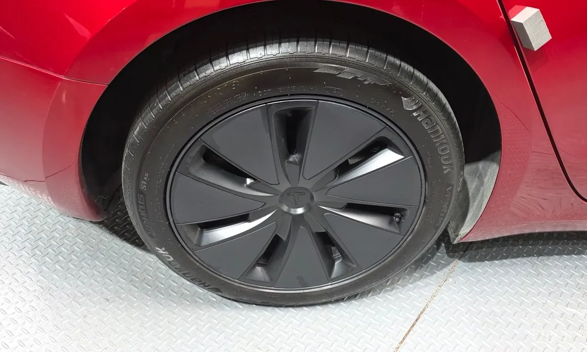 Фото 5 - Tesla Model 3