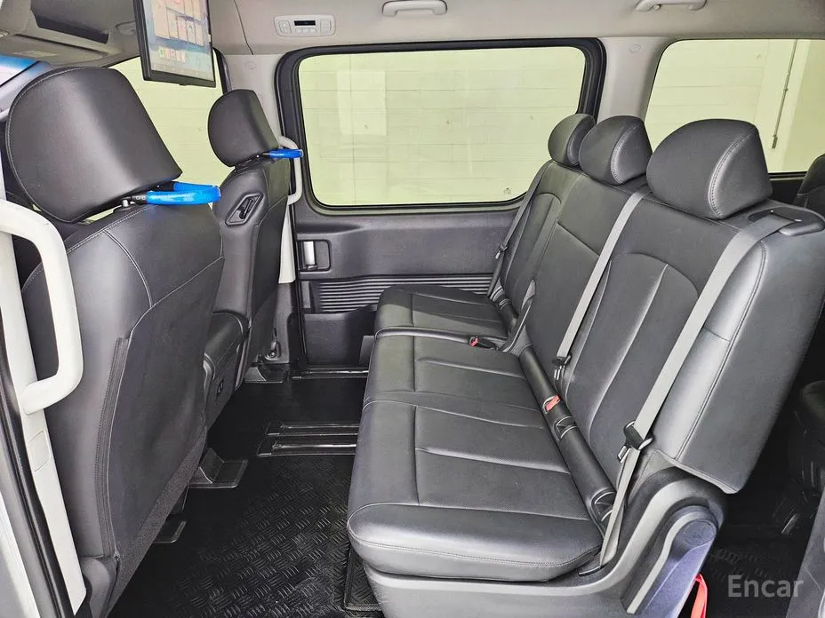 Фото 13 - Hyundai Staria