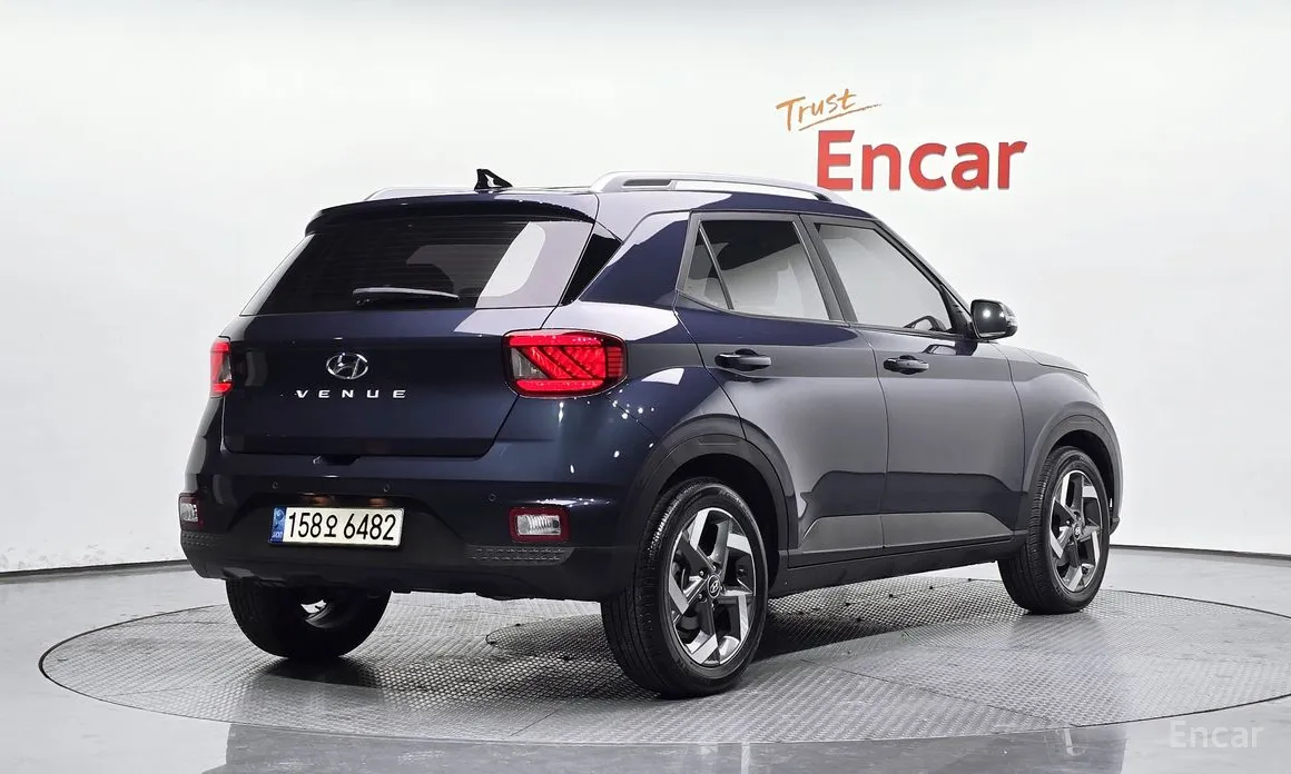 Фото 2 - Hyundai Venue