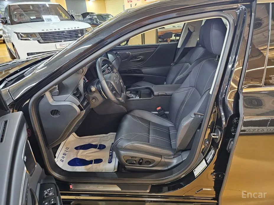 Фото 10 - Lexus ES