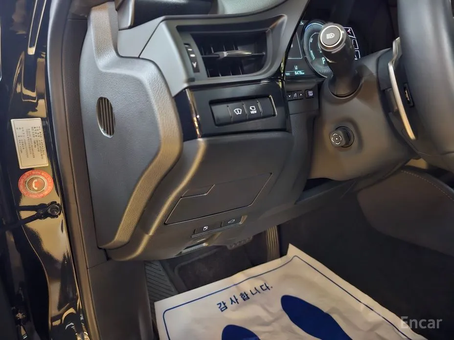 Фото 14 - Lexus ES