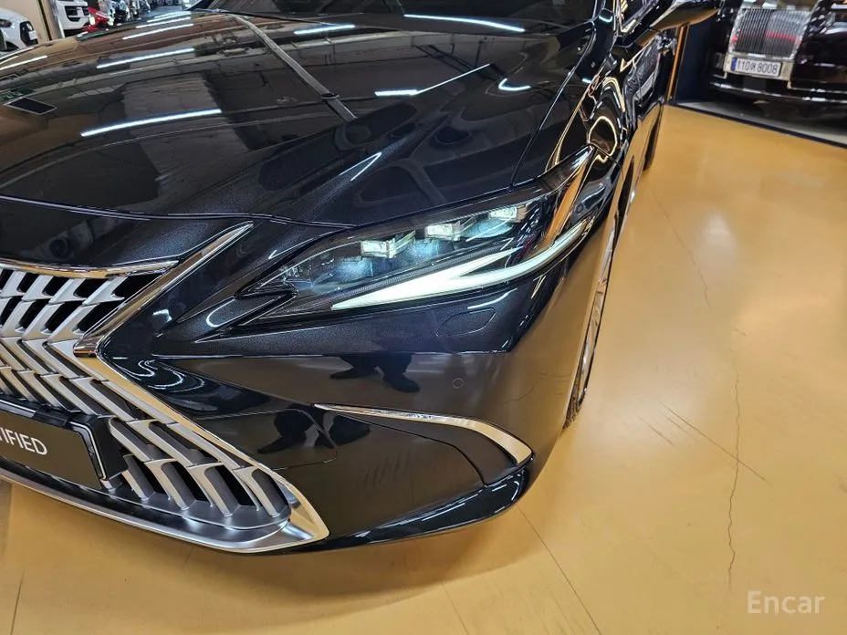 Фото 15 - Lexus ES