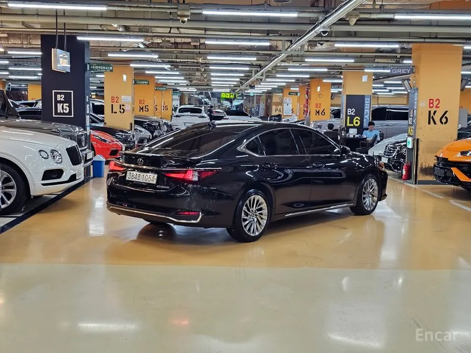 Фото 2 - Lexus ES