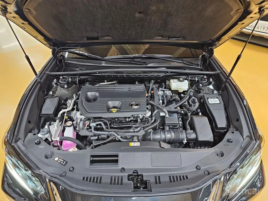 Фото 6 - Lexus ES