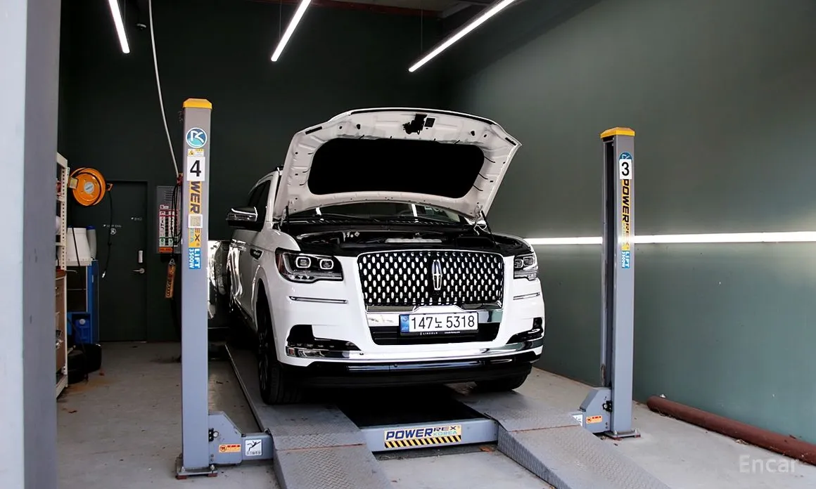 Фото 17 - Lincoln Navigator