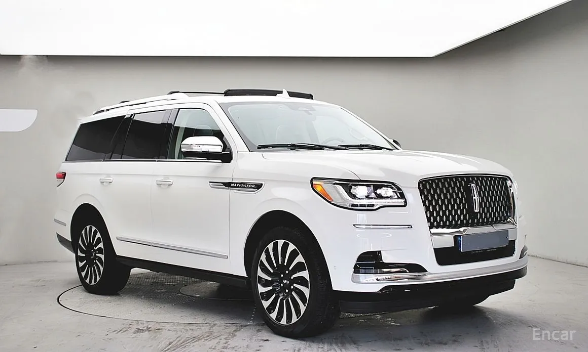 Фото 3 - Lincoln Navigator