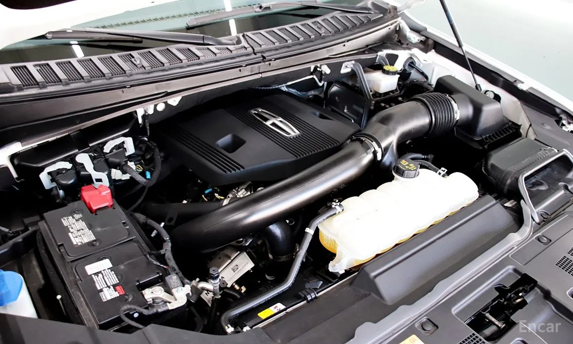 Фото 6 - Lincoln Navigator