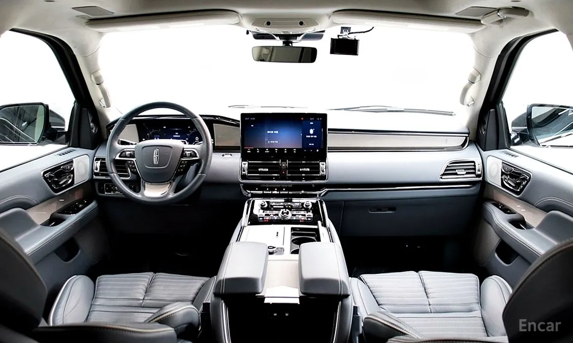 Фото 7 - Lincoln Navigator