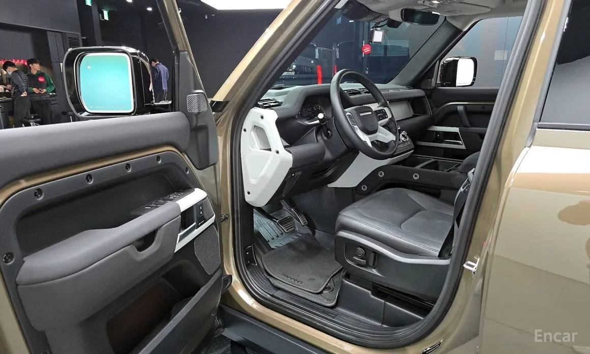 Фото 10 - Land Rover Defender