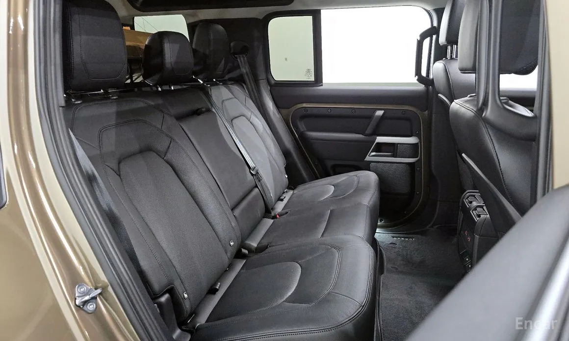 Фото 12 - Land Rover Defender