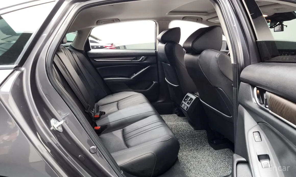 Фото 12 - Honda Accord