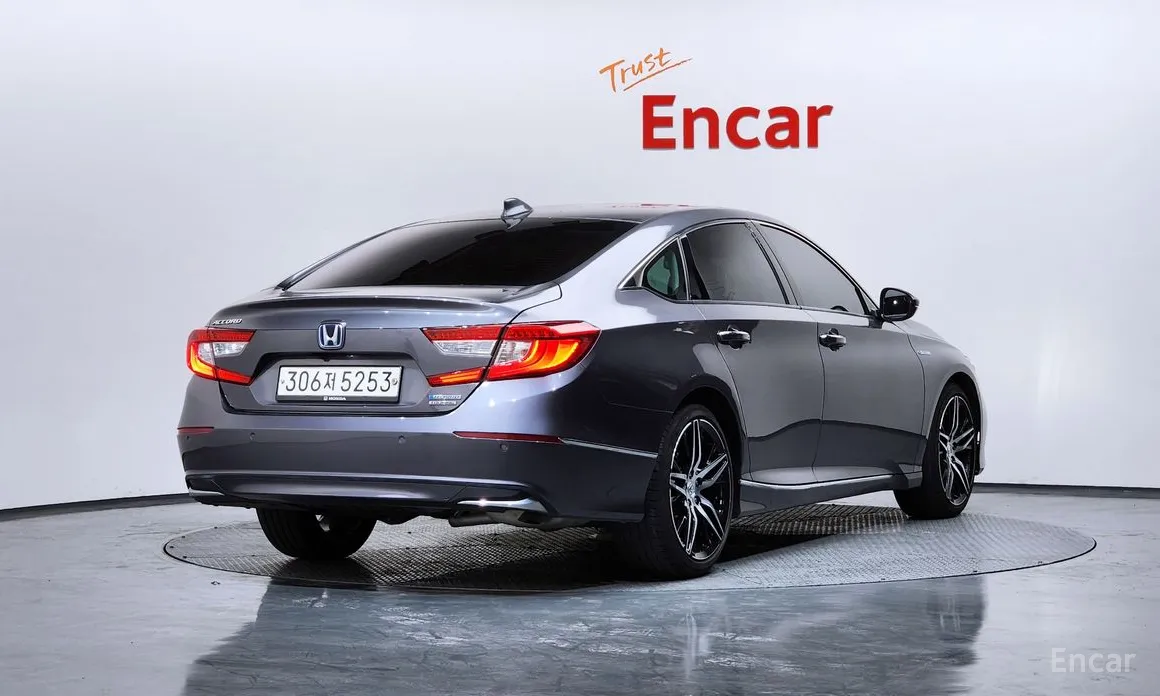 Фото 2 - Honda Accord