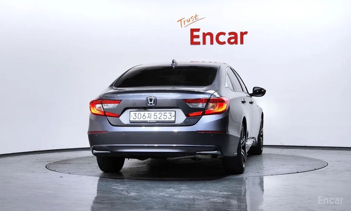 Фото 4 - Honda Accord