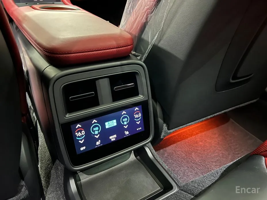 Фото 11 - Porsche Taycan