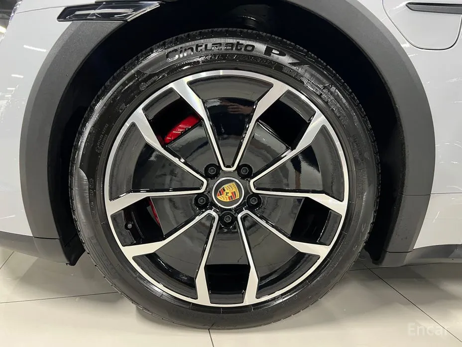 Фото 13 - Porsche Taycan