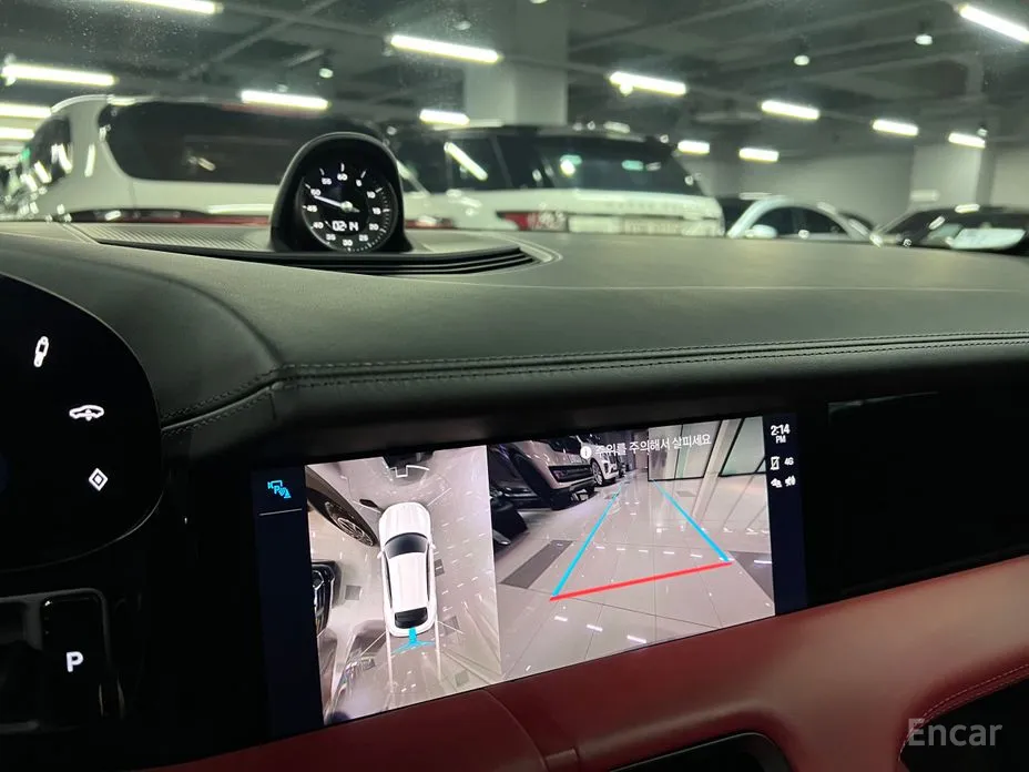 Фото 9 - Porsche Taycan