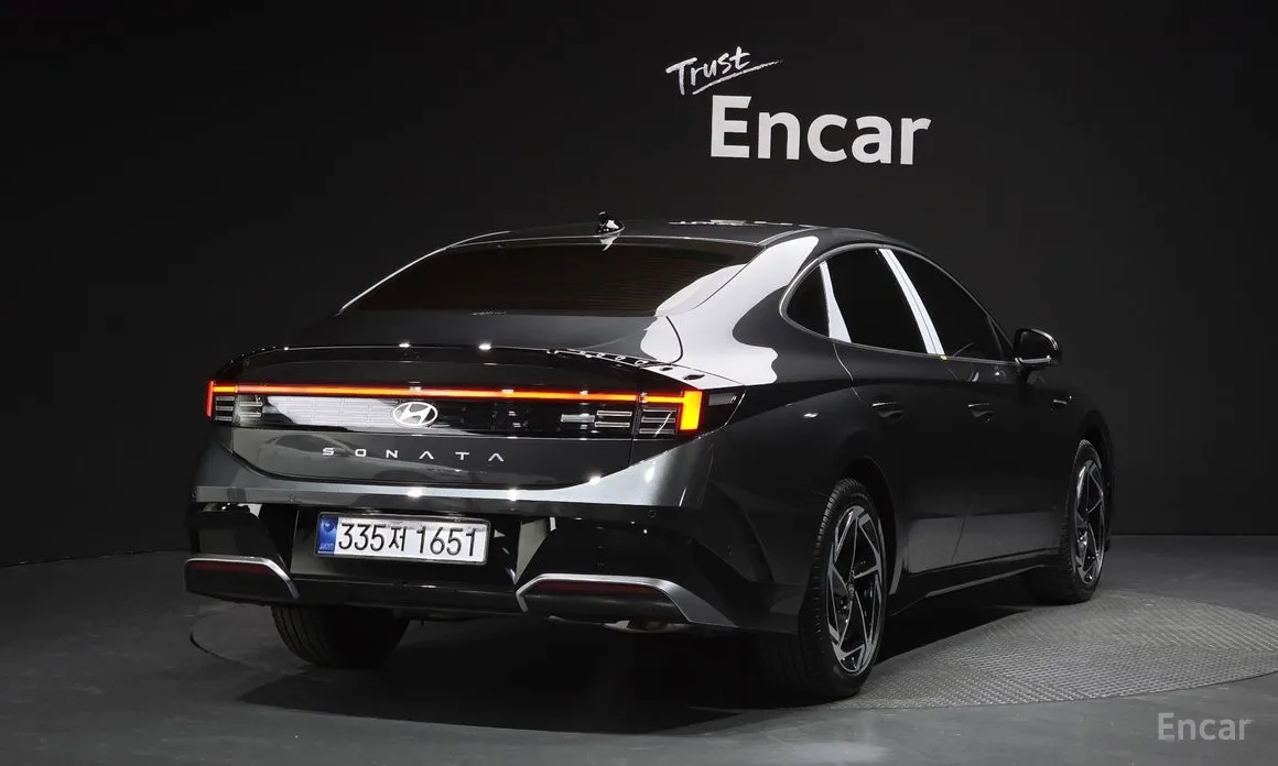 Фото 2 - Hyundai Sonata