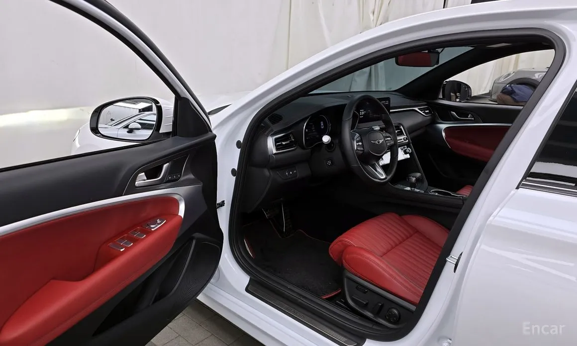 Photo 10 - Genesis G70
