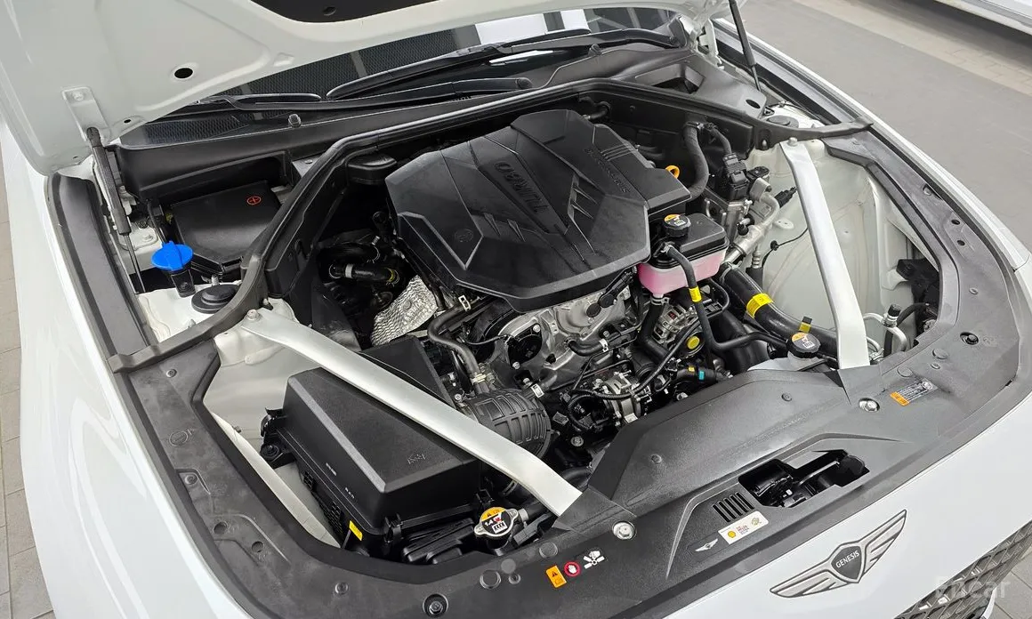 Photo 6 - Genesis G70