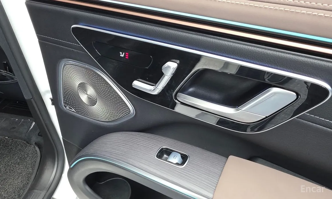 Фото 18 - Mercedes-Benz EQS