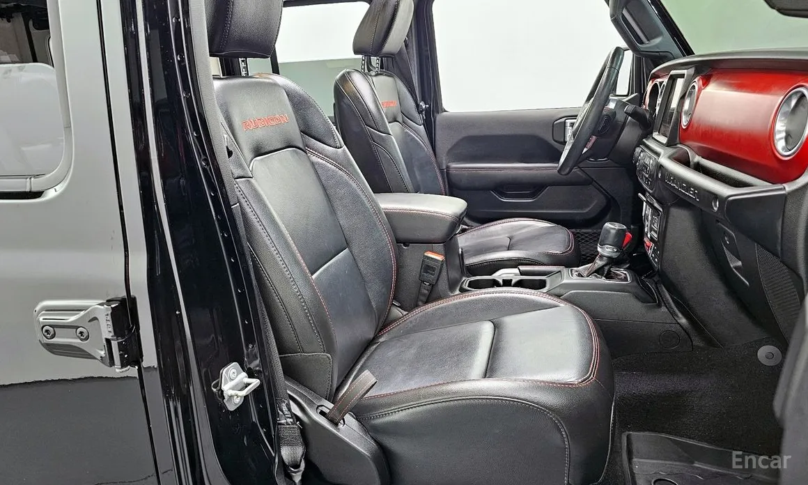 Фото 10 - Jeep Wrangler