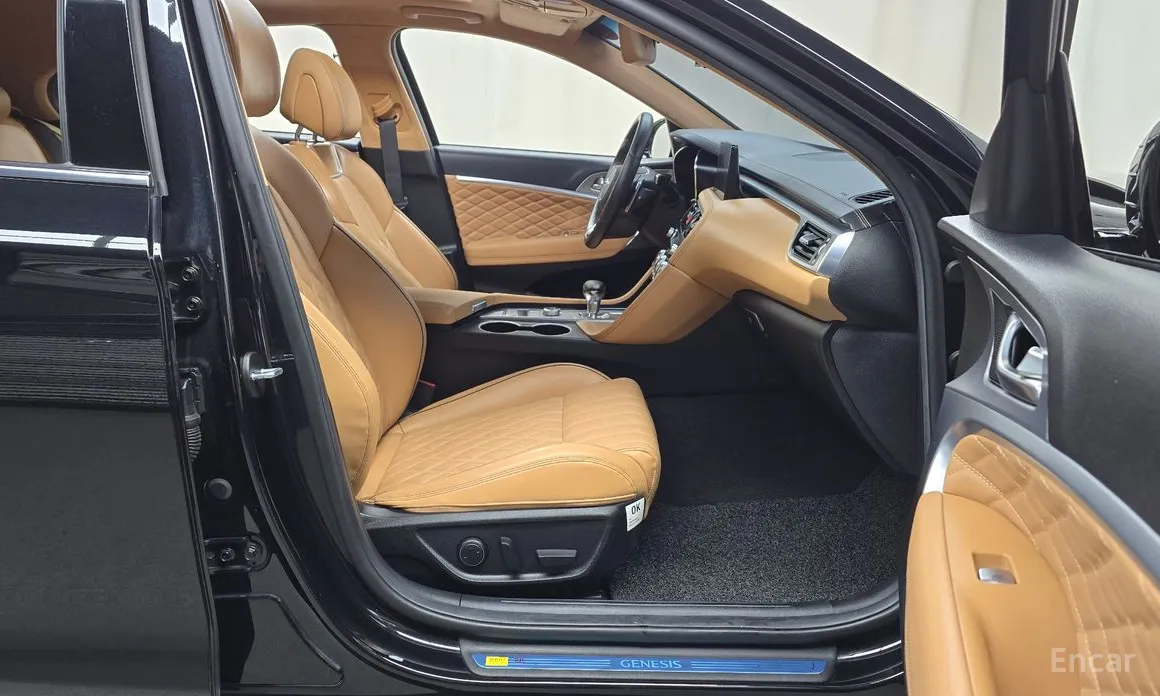 Фото 11 - Genesis G70