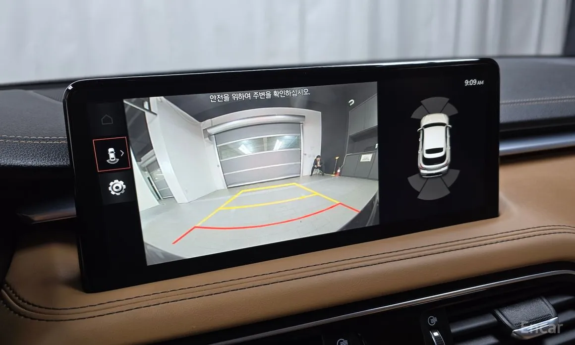 Фото 15 - Genesis G70