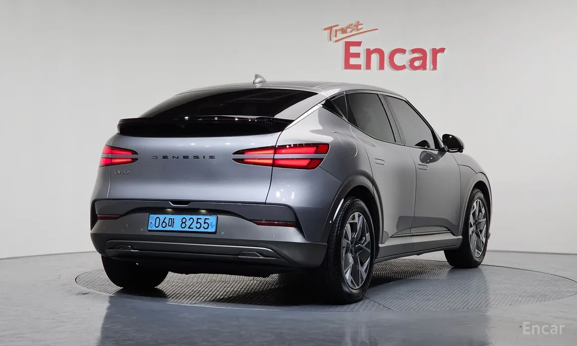 Фото 2 - Genesis GV60