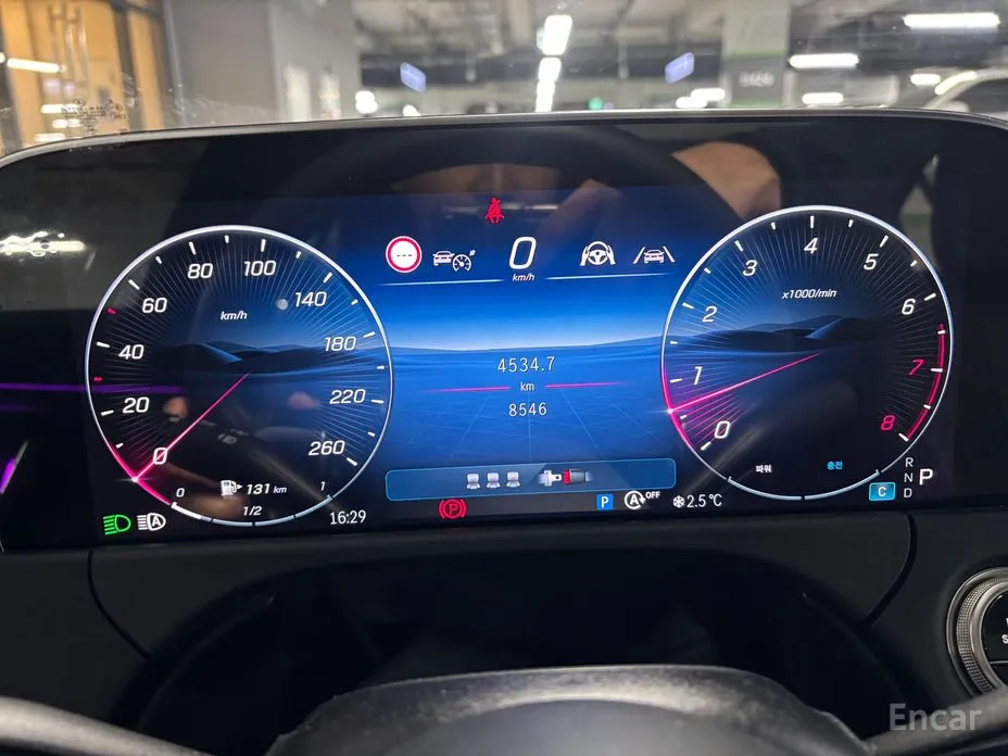 Фото 10 - Mercedes-Benz E-Class