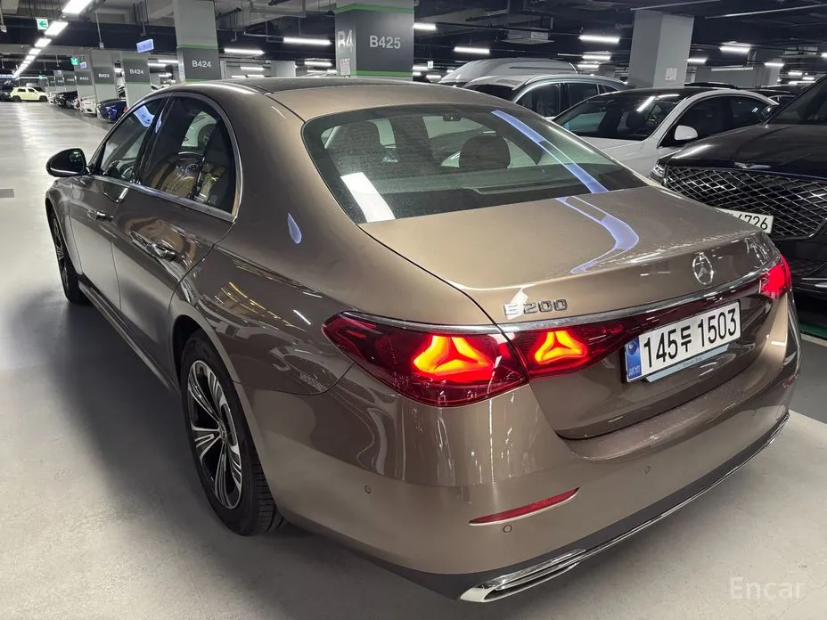 Фото 5 - Mercedes-Benz E-Class