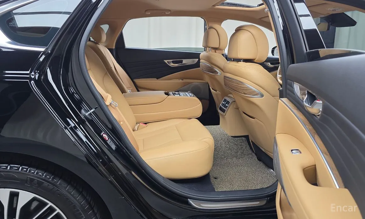 Фото 12 - Kia K9