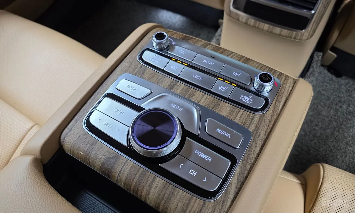 Фото 18 - Kia K9