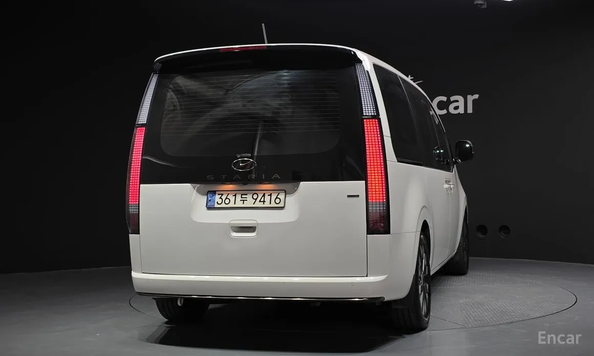 Фото 4 - Hyundai Staria