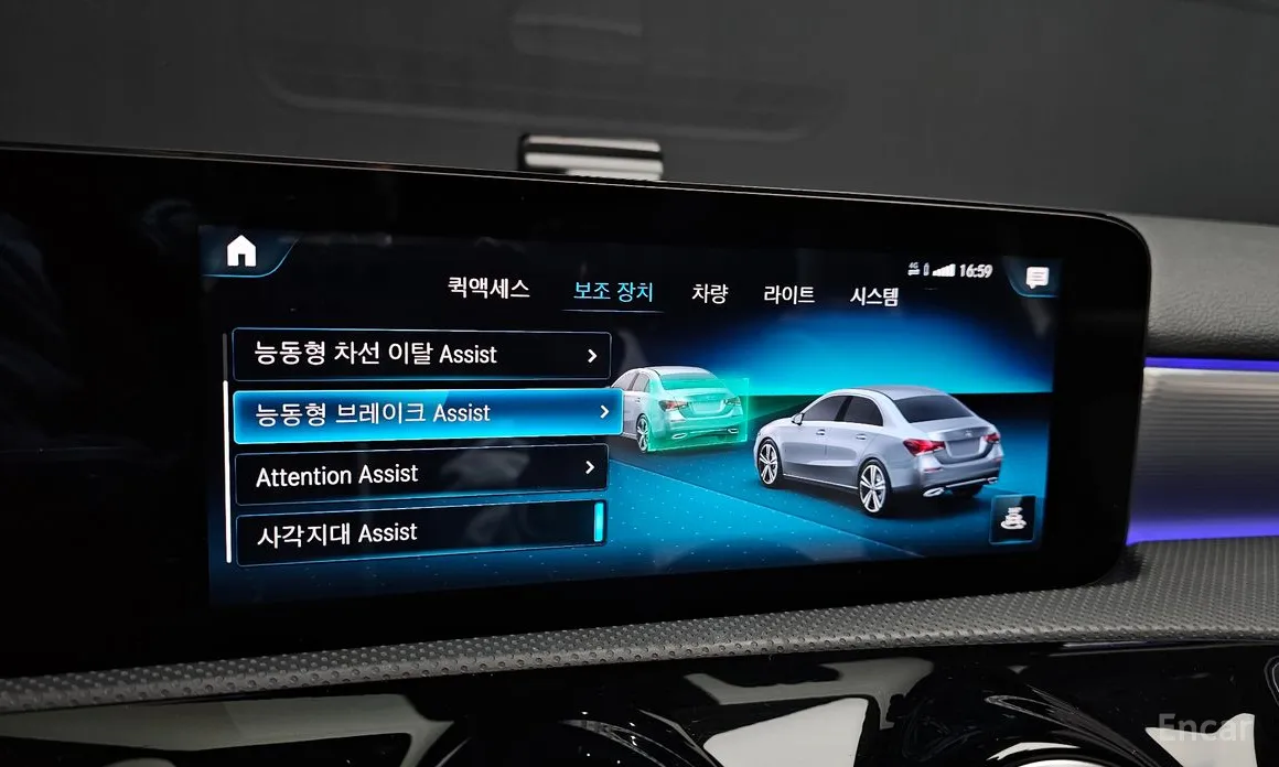 Фото 16 - Mercedes-Benz A-Class