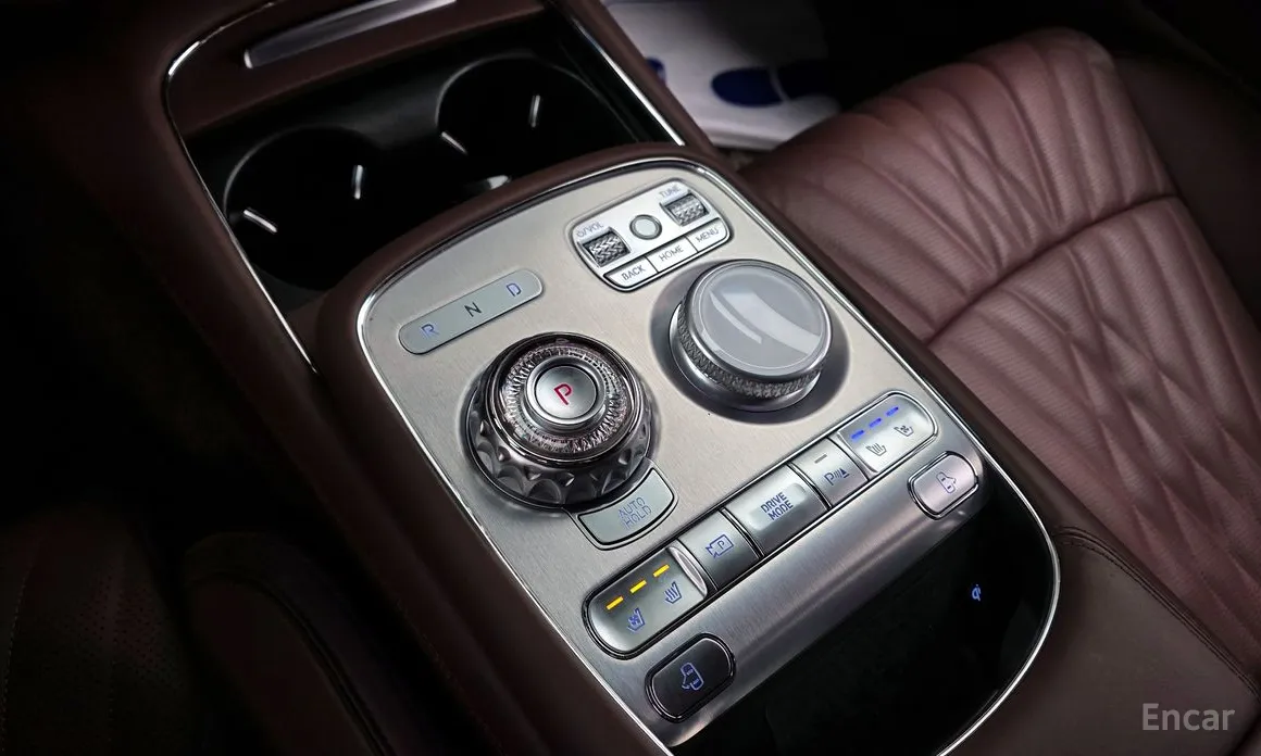 Фото 9 - Genesis G90