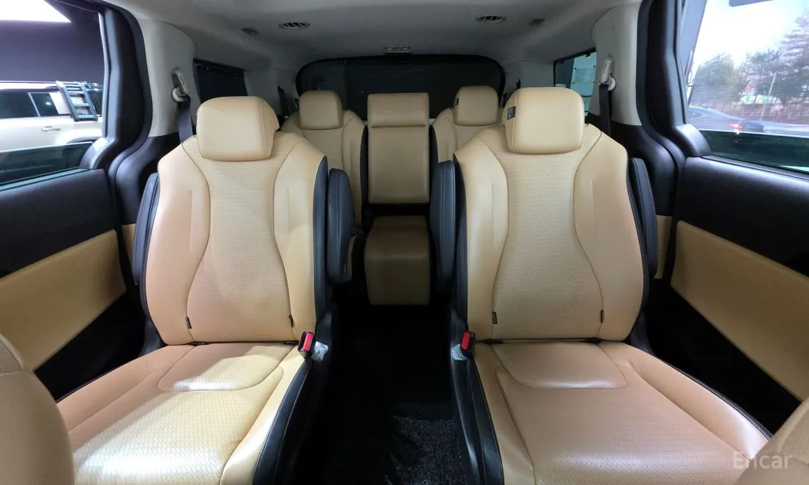 Фото 12 - Kia Carnival