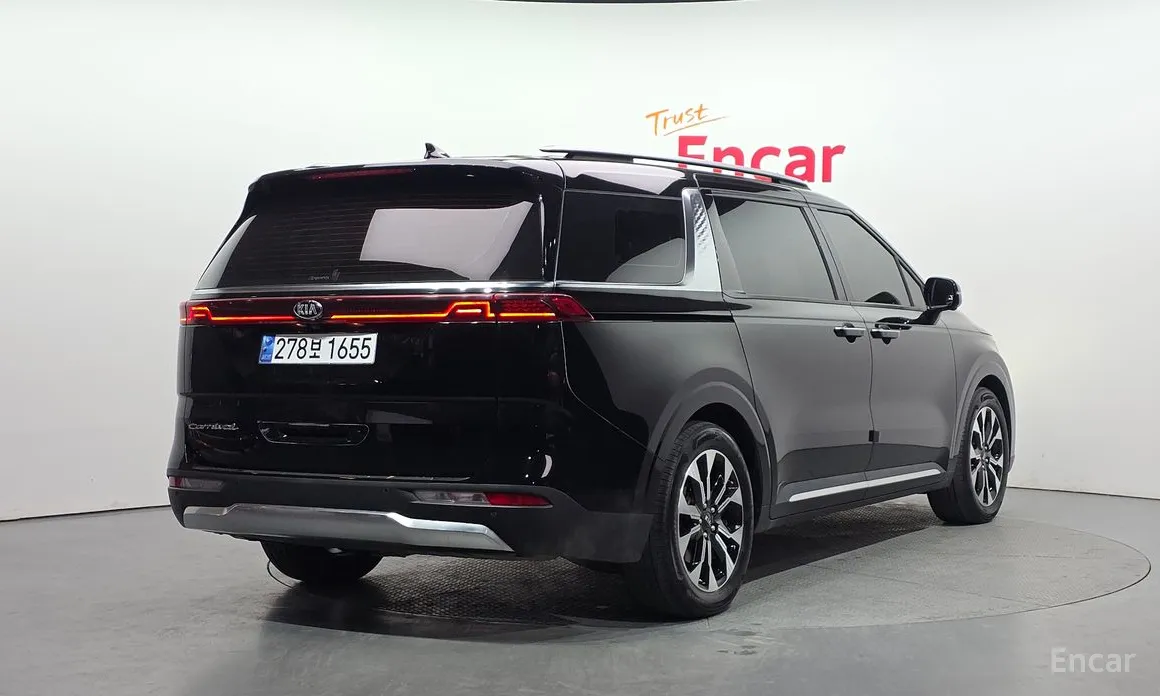 Фото 2 - Kia Carnival