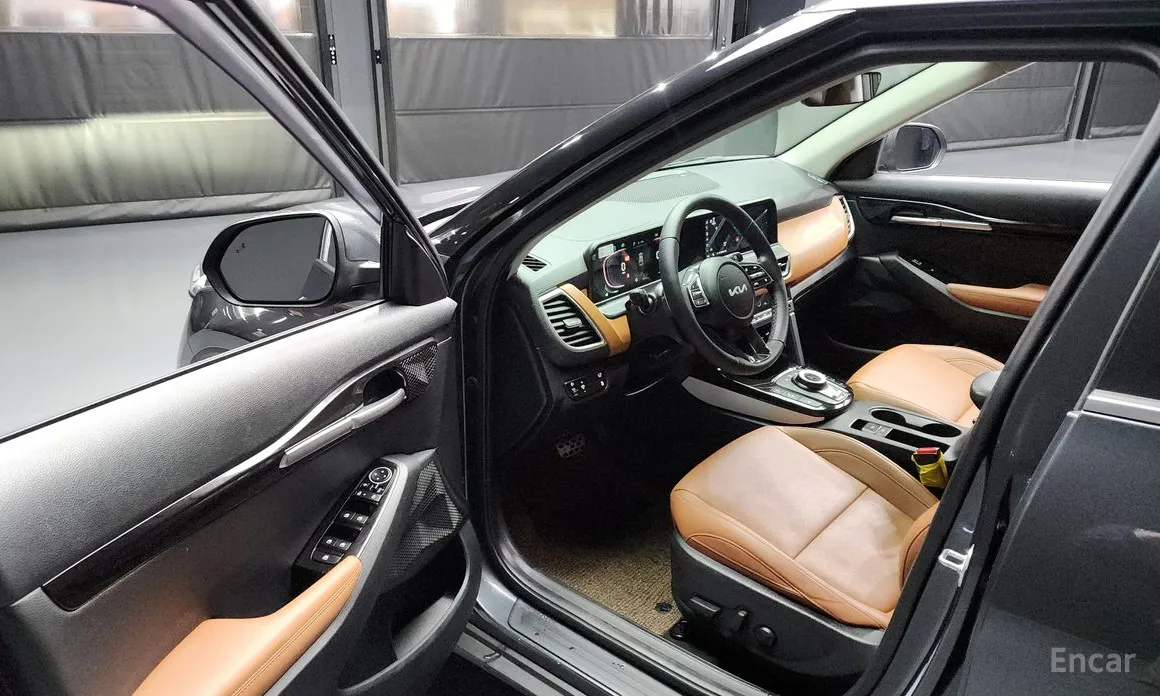 Фото 10 - Kia Seltos