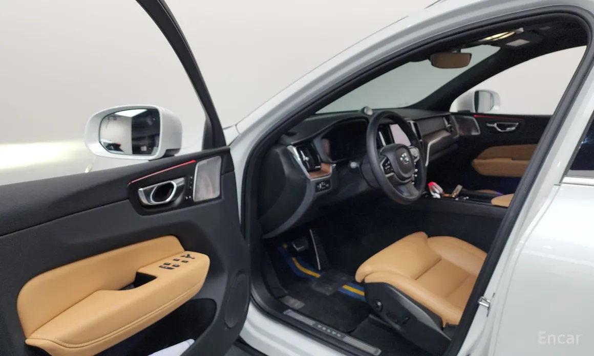 Фото 10 - Volvo XC60