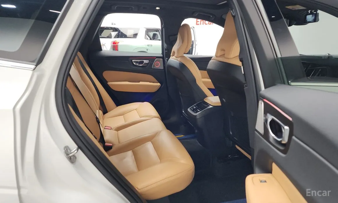 Фото 12 - Volvo XC60