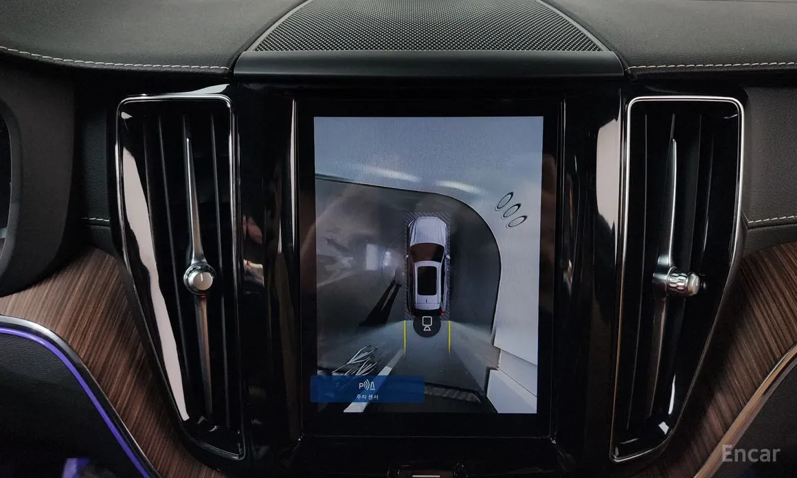 Фото 15 - Volvo XC60