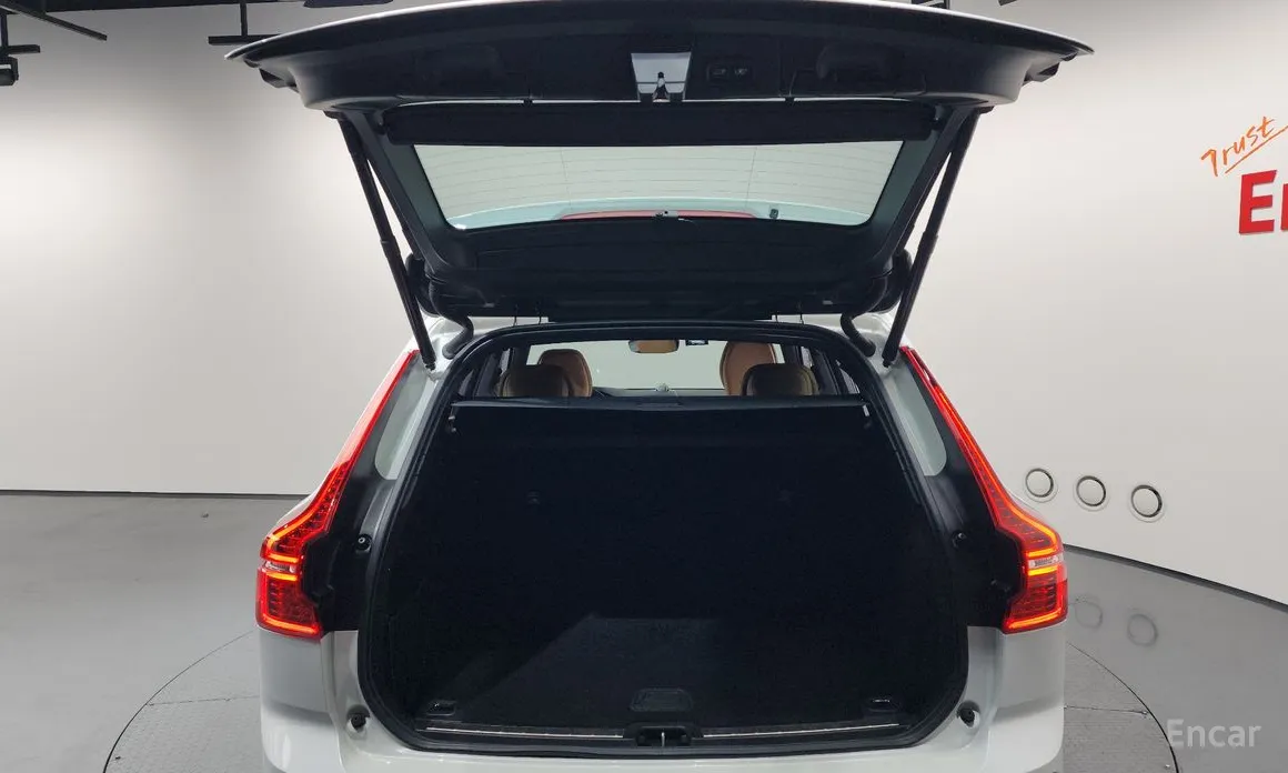 Фото 20 - Volvo XC60