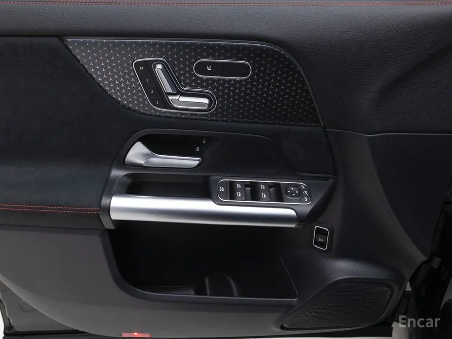 Фото 10 - Mercedes-Benz GLA-Class