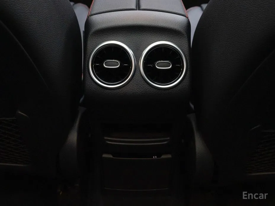 Фото 19 - Mercedes-Benz GLA-Class