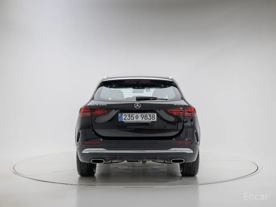 Фото 3 - Mercedes-Benz GLA-Class