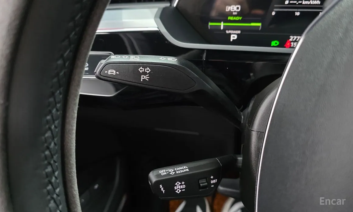 Фото 17 - Audi e-tron